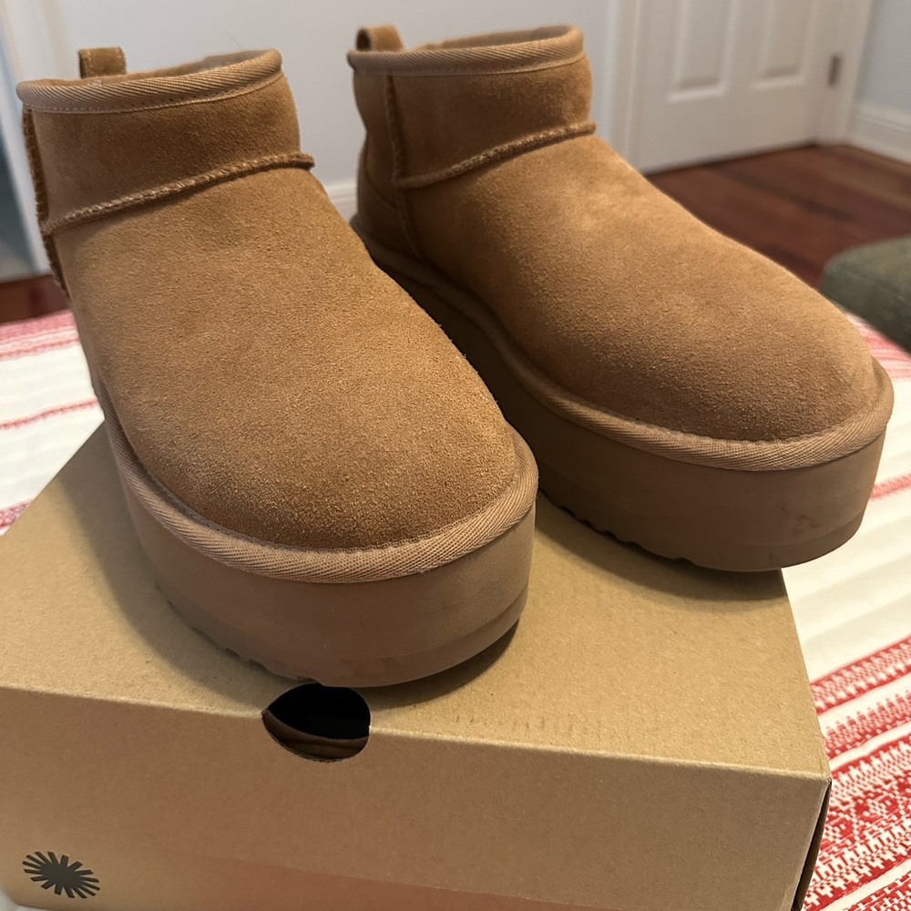 UGG Classic Ultra Mini Platform in Brown